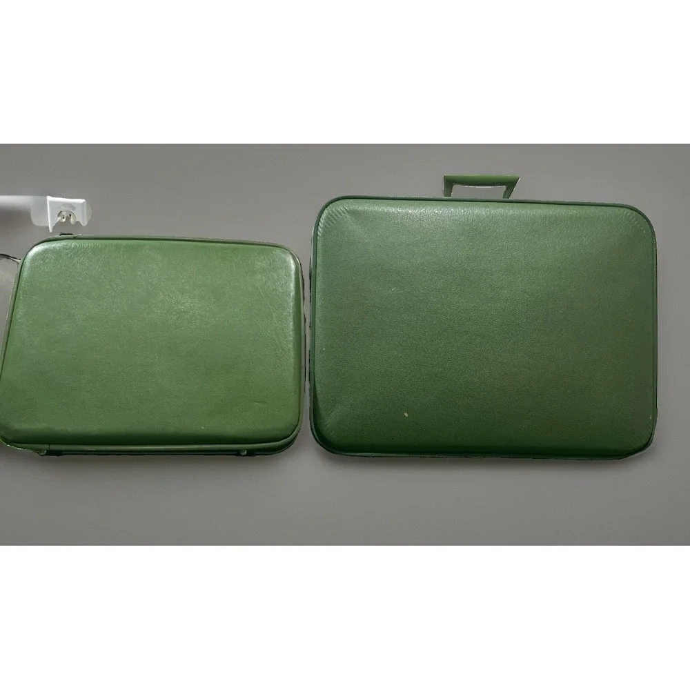 VTG 50's Avacado Green Hard Shell Luggage Set (2) 60s Mid Century 23x16 & 17x13